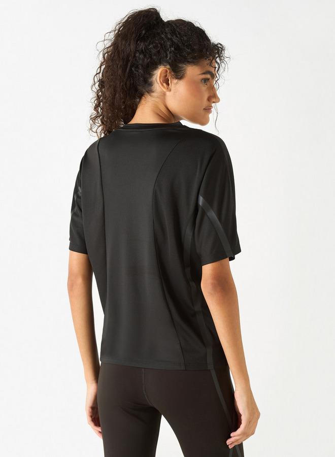 كابا تيشيرت متعدد التصاميم بياقة ضيّقة وأكمام قصيرة من كابا - Image 3