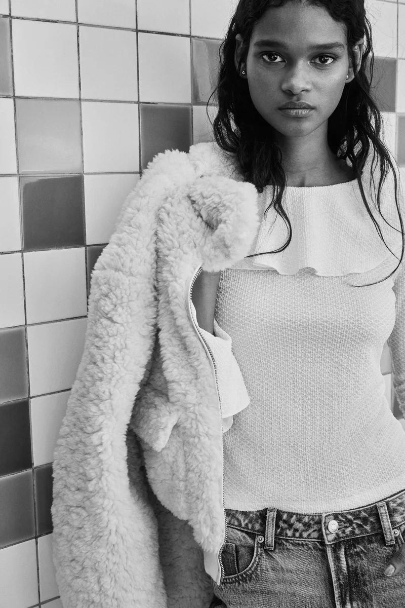 اتش اند ام كنزة بنصف سحّاب