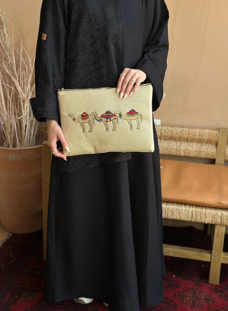 The Camel Series pouch is suitable for iPad and books with an exclusive and luxurious design - Image 2