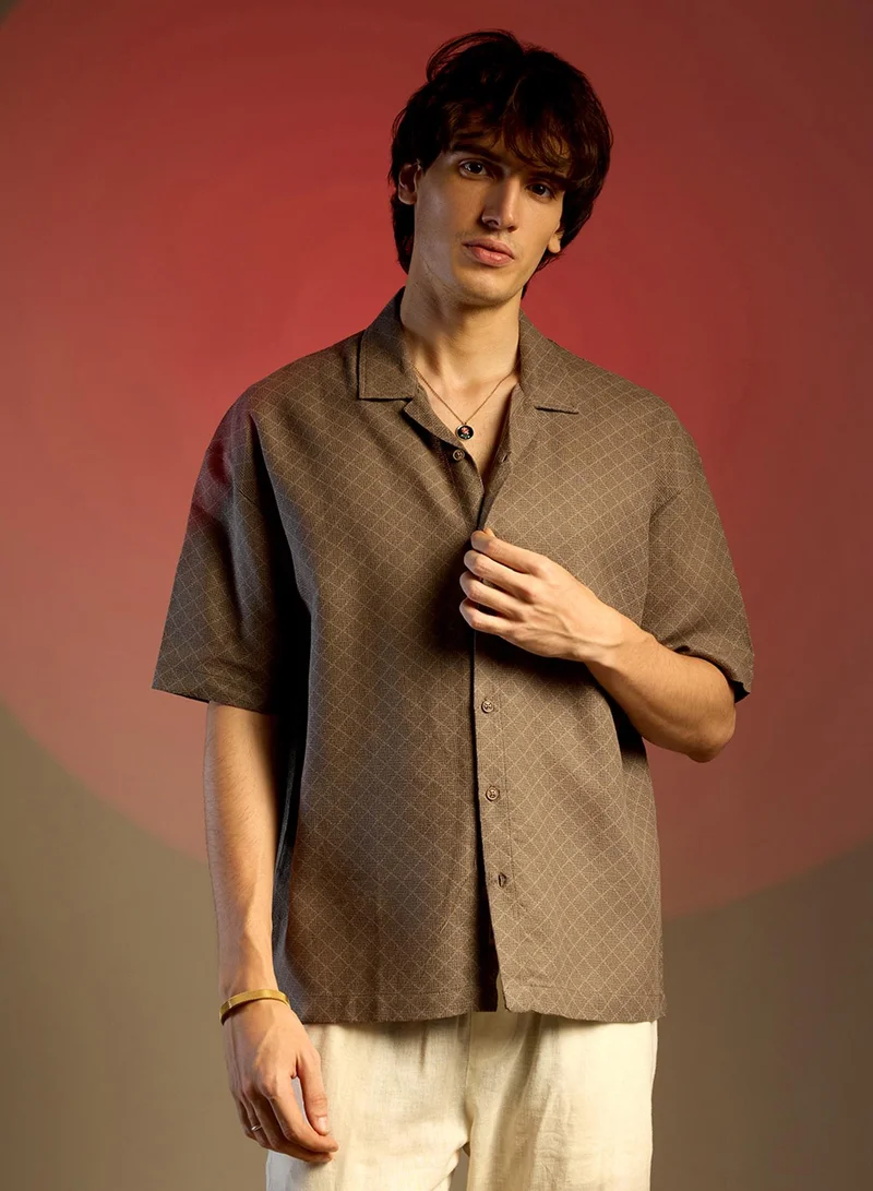Campus Sutra Men's Peanut Brown Quad-Lined Oversized Shirt For Casual Wear | Cuban Collar | Short Sleeve | Button Closure | Oversized Shirt Crafted With Comfort Fit For Everyday Wear