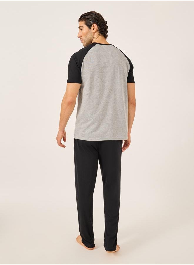 Styli Styli Colorblock Raglan Sleeve T-Shirt and Pyjama Set  - Image 5