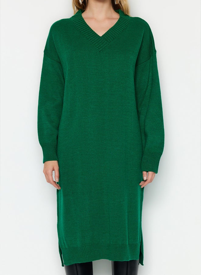 trendyol فستان ماكسي محبوك بلون أخضر زمردي بنمط واسع - Image 4