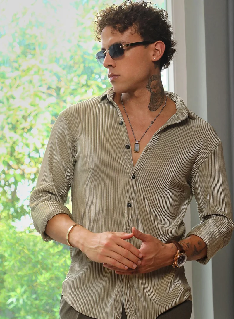 كامبوس سوترا قميص رجالي أخضر مريمي مطوي بياقة واسعة وأكمام طويلة للاستخدام اليومي