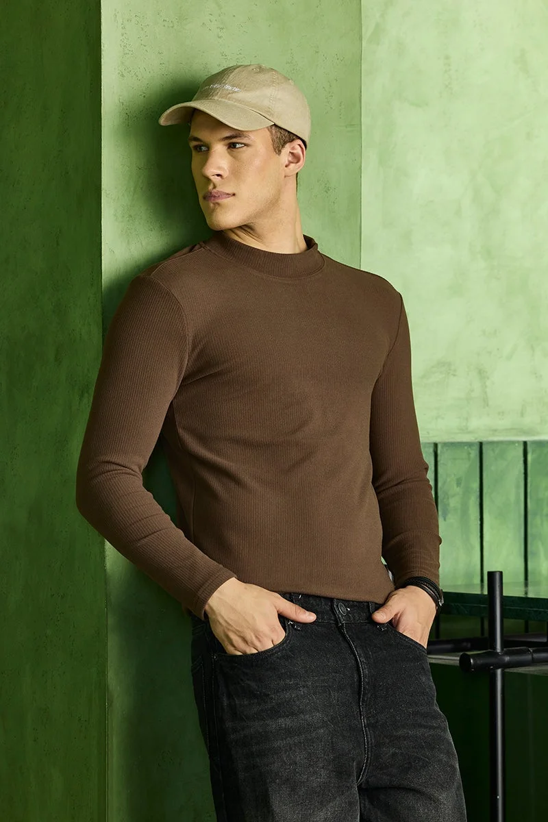 سنيتش كنزة ضيقة بقصة نحيفة قابلة للتمدد باللون البني