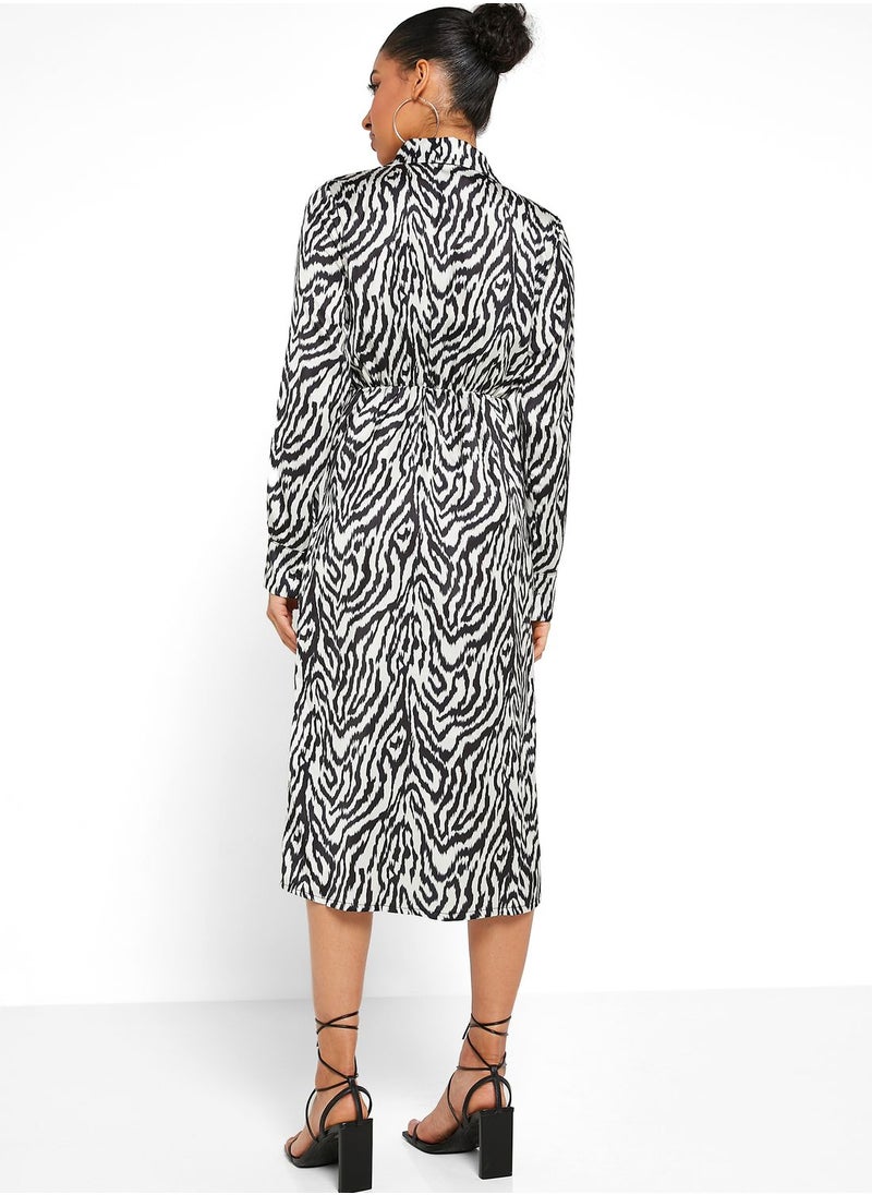 boohoo Front Knot Printed Shirt Dress  - Image 2