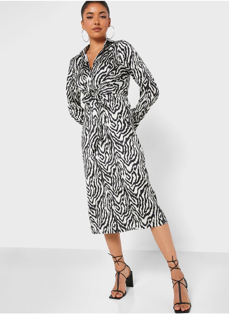 boohoo Front Knot Printed Shirt Dress  - Image 4
