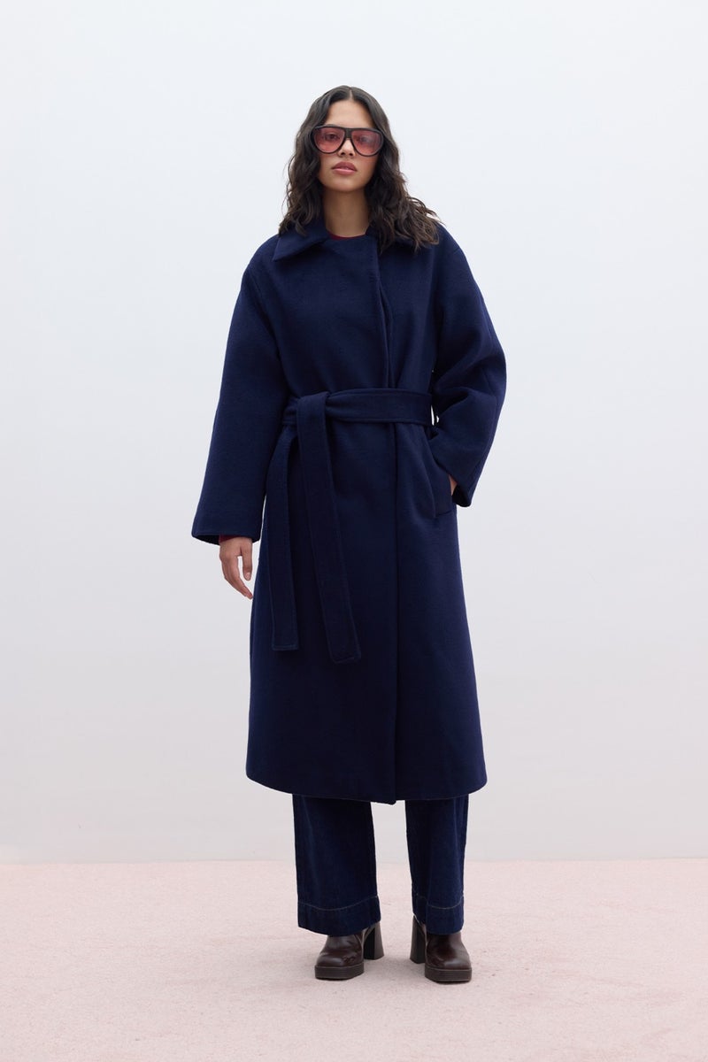 Manuka Plain Closure Cashmere Coat Navy Blue  - Image 2
