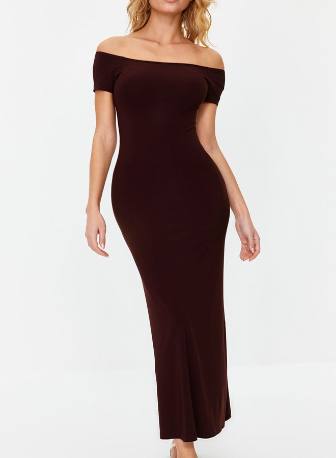 trendyol Brown Carmen Collar Fitted/Fitted Flexible Knitted Maxi Pencil Dress - Image 4