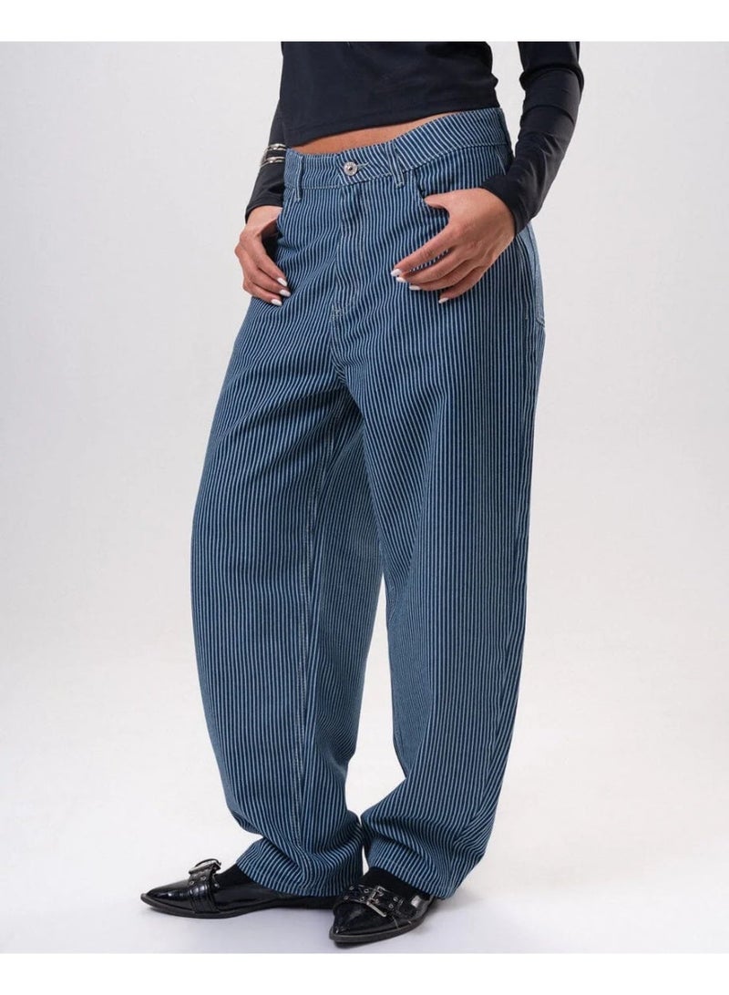 In Your Shoe Female Navy Blue Barrel Fit Cropped Pants - Image 2