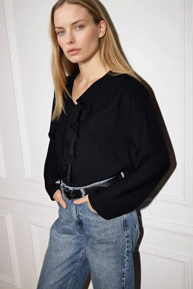 ديفاكتو Relax Fit V-Neck Long Sleeve Blouse