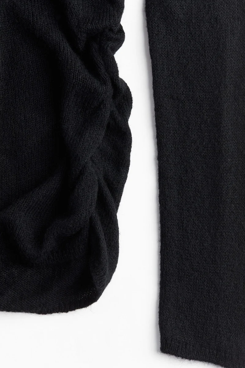 اتش اند ام كنزة شفافة بأكتاف مكشوفة