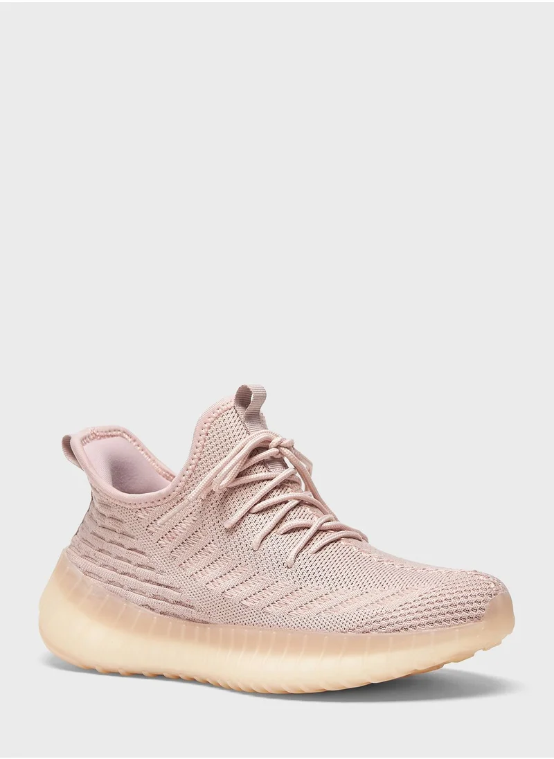 شو اكسبرس Lace Up Low Top Sneakers
