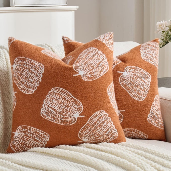 FALL PUMPKINS THROW PILLOW COVERS 18X18 INCH SET OF 2SOFT FAUX CASHMERE CUSHION CASE FOR AUTUMN THANKSGIVING HOLIDAY HOME DECORATIONS