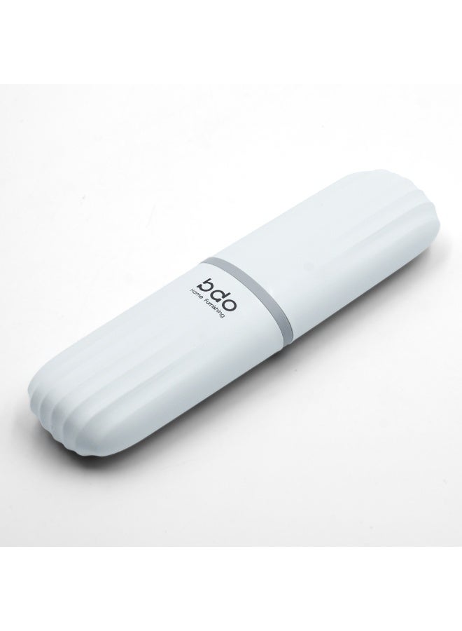 بيرام صندوق فرشاة أسنان للسفر، حامل فرشاة أسنان محمول، أداة تخزين فعّالة للفرشاة، حاوية حمام يدوية مدمجة، حامل للسفر والتخييم والعطلات، لون أبيض - Image 1