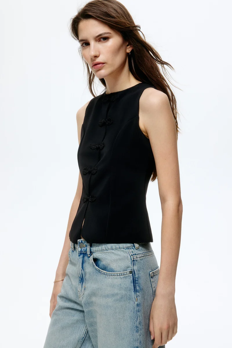 Knot-button jersey waistcoat