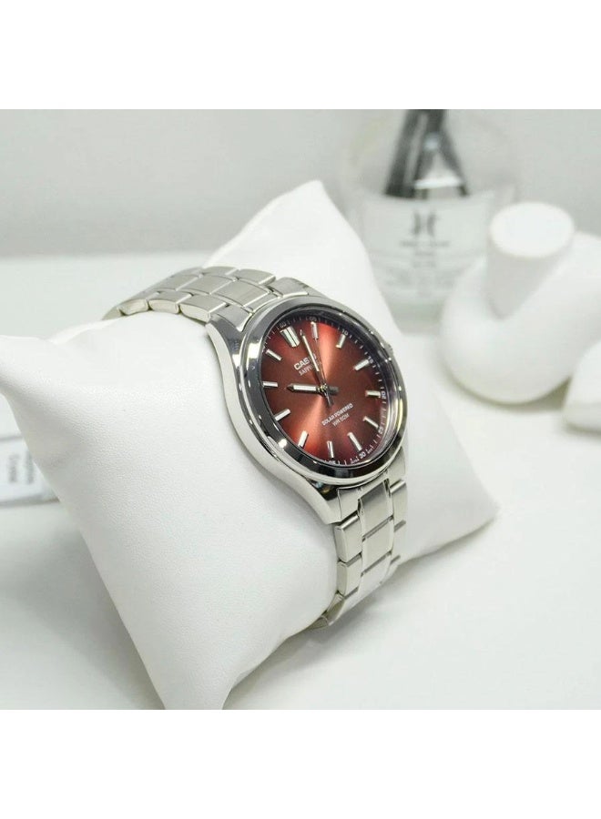 كاسيو ساعة رجالية شمسية من المجموعة القياسية 50 متر MTS-RS100D-5ADF - Image 2