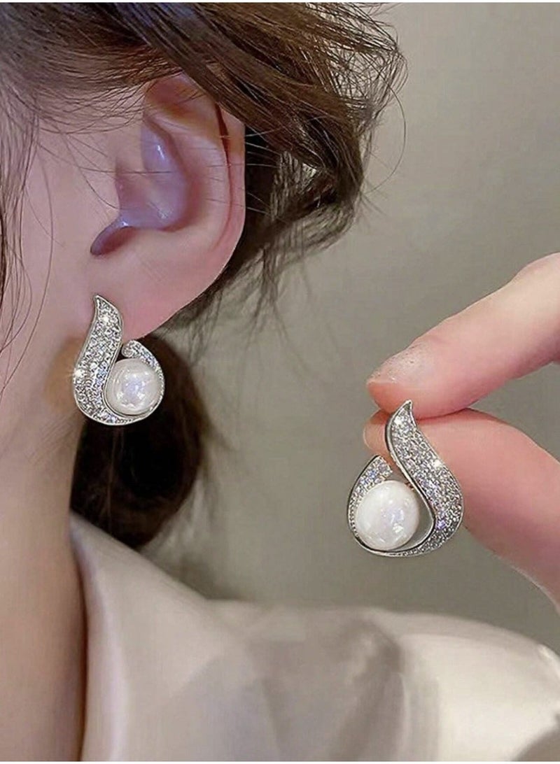 5 Pairs Flower & Flame Textured Earrings - Image 3