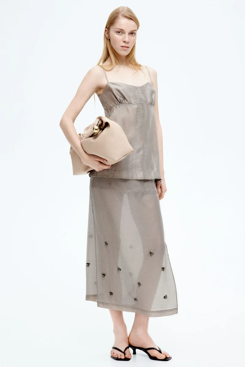 اتش اند ام بلوزة بشرائط من نسيج شفاف