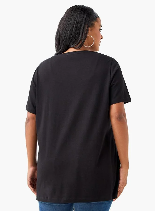 أولا بوبكن تي شيرت بلس سايز بطبعة جرافيك من أولا بوبكن بأكمام قصيرة ورقبة مستديرة