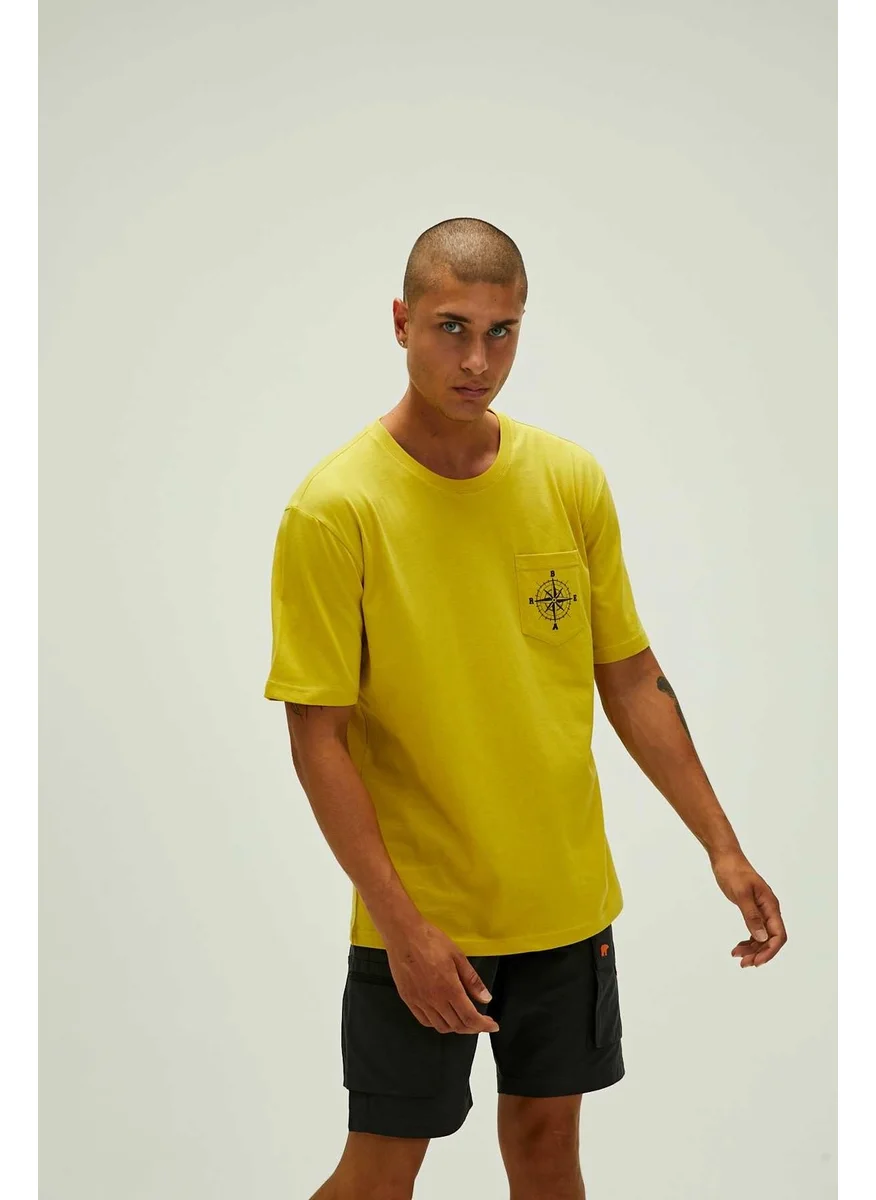 باد بير Men's Compas T-Shirt -Yellow