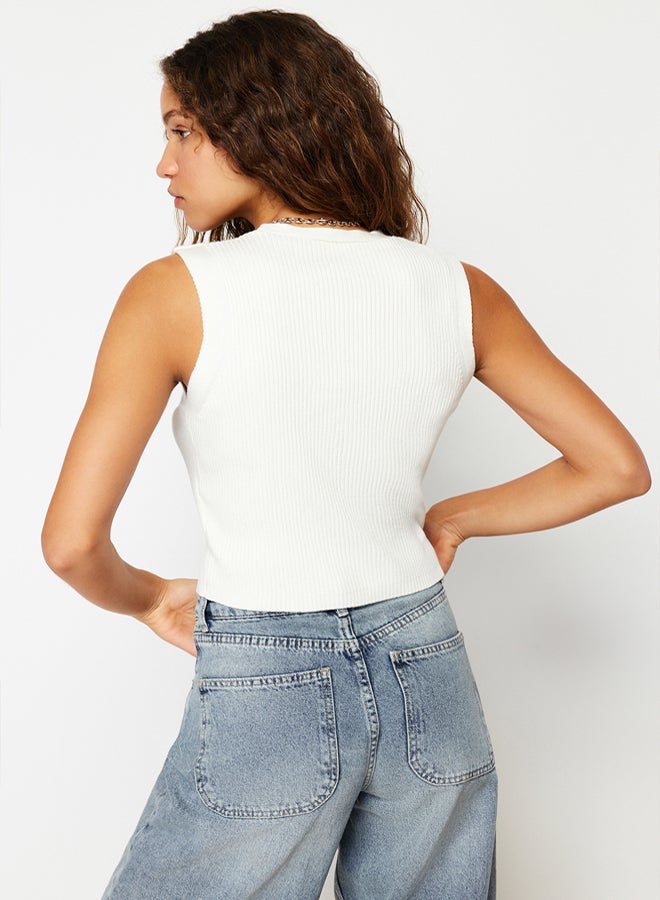 trendyol Ecru Premium Thread / Special Thread Crop Knitwear Vest - Image 5