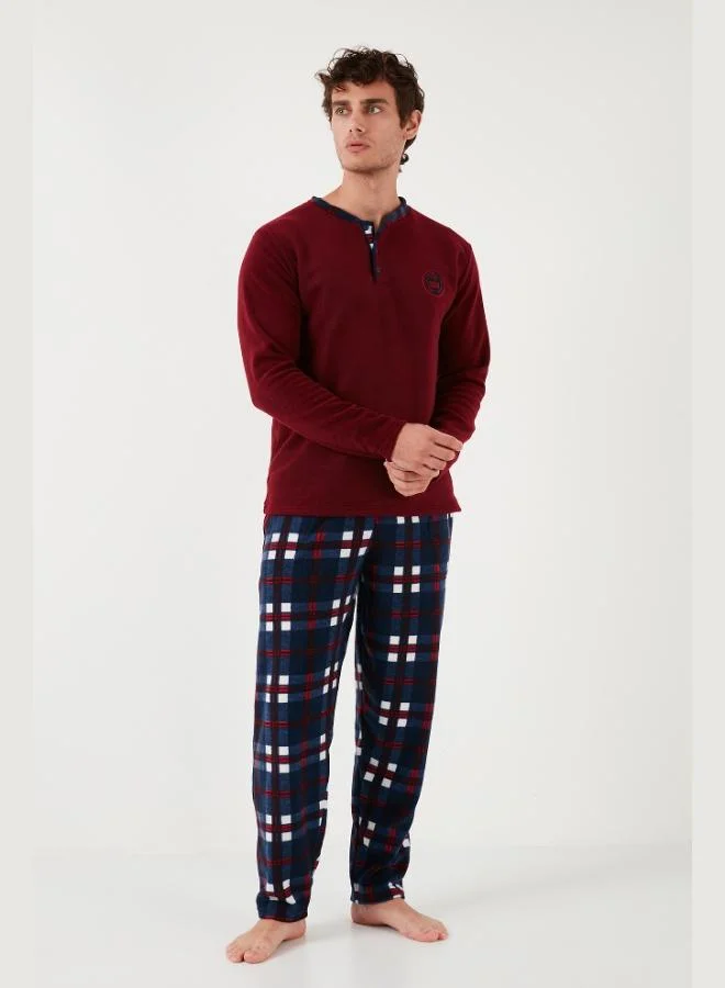 بوراتي طقم بيجاما رجالي من بوراتي بياقة دائرية بقصة عادية، ناعم ومُنسوج من الفليس القطبي لفصل الشتاء