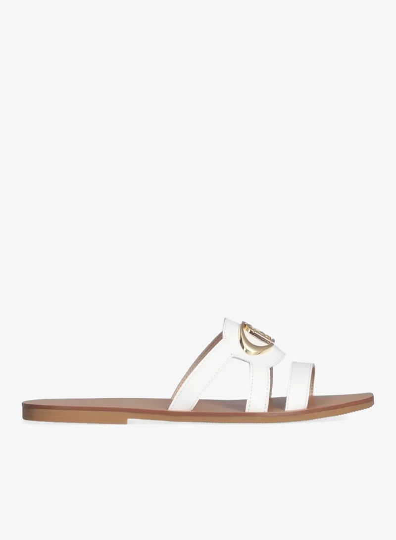 ليو جو صندل مسطح مزين بشعار الماركة