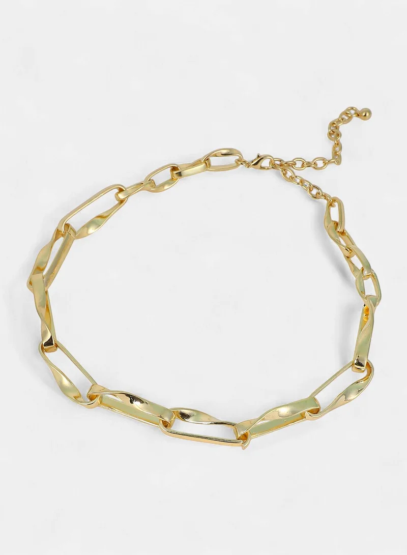 SOHI SOHI Women The Chunky Twirl-Link Chain Necklace | California  Colour | One-Size | Metallic Alloy Material | Lobster Clasp Closure | Necklace For Casual & Evening Wear