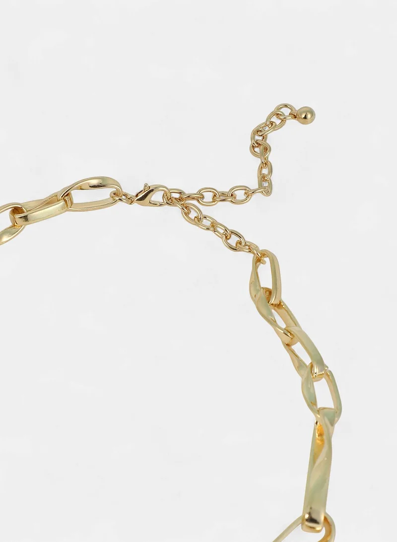 SOHI SOHI Women The Chunky Twirl-Link Chain Necklace | California  Colour | One-Size | Metallic Alloy Material | Lobster Clasp Closure | Necklace For Casual & Evening Wear