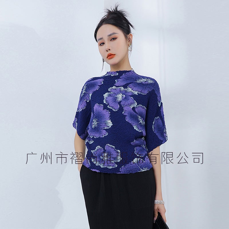 Supply 2024 Spring And Pleated Printed Contrast Color T-Shirt Temperament Age-Reducing Loose Pleated Slimming Top - Image 4