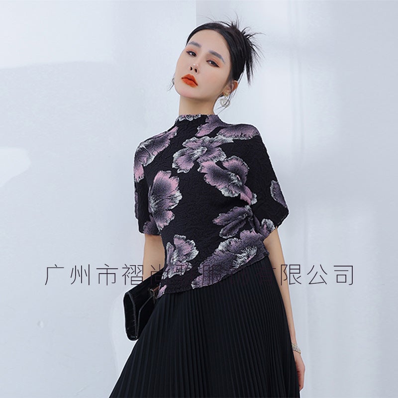 Supply 2024 Spring And Pleated Printed Contrast Color T-Shirt Temperament Age-Reducing Loose Pleated Slimming Top - Image 3
