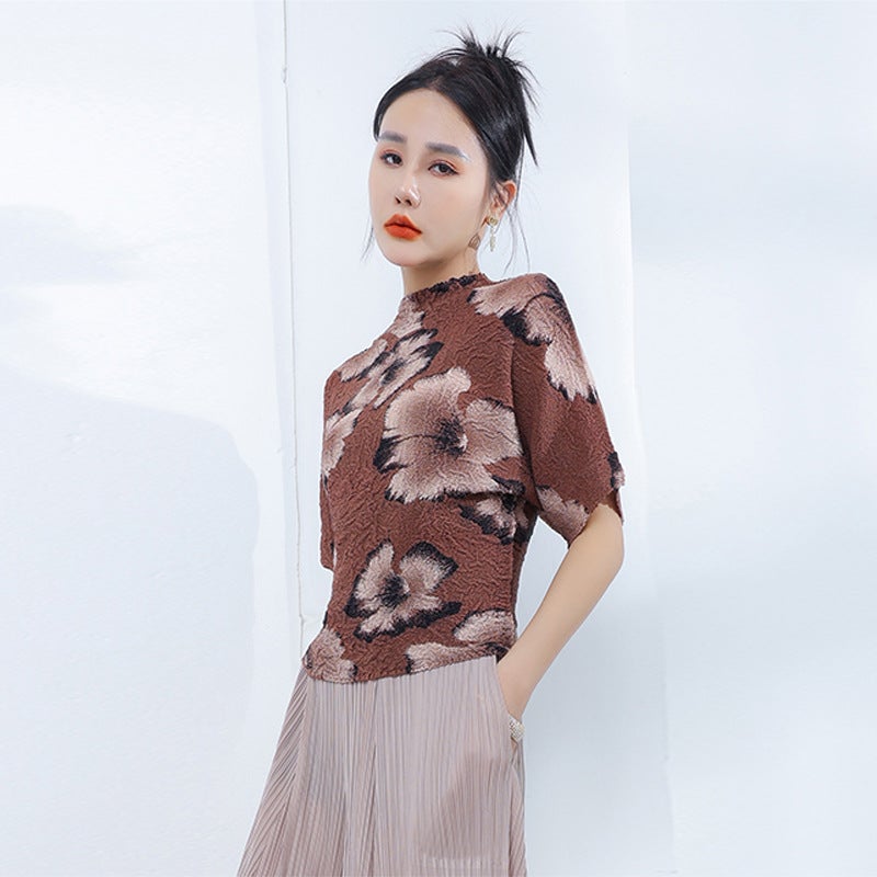 Supply 2024 Spring And Pleated Printed Contrast Color T-Shirt Temperament Age-Reducing Loose Pleated Slimming Top - Image 1