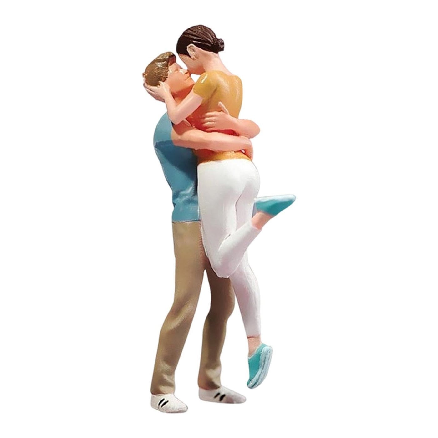 1 18 Scale Hand Painted Kiss Couple Figure Realistic Sweet Hug Model Photography Decor