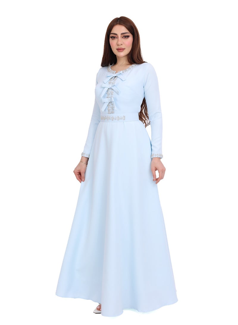 Modern Design Elegant long dress. Get ready for occasions with a unique look with this long evening dress designed in a style that combines elegance and femininity. - Image 2