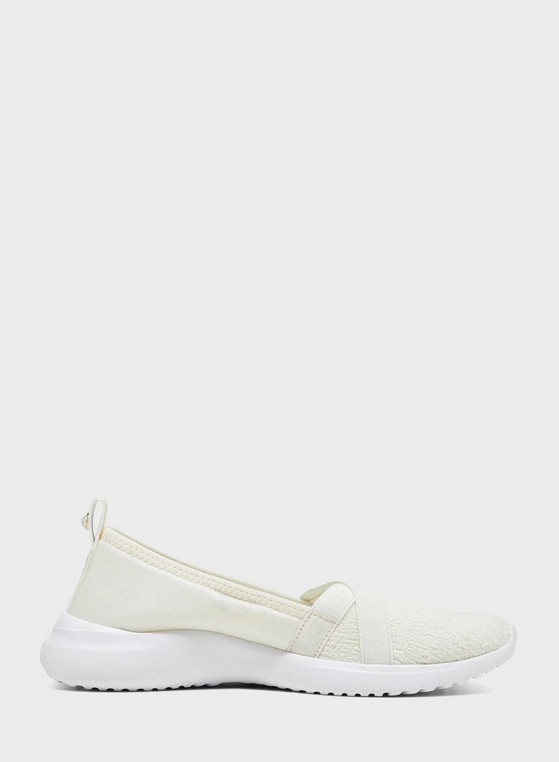 PUMA Adelina Regent Romance