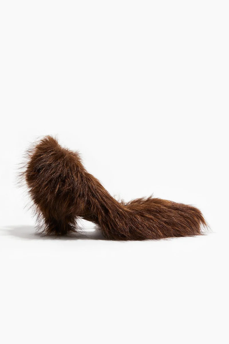 اتش اند ام حذاء كورت