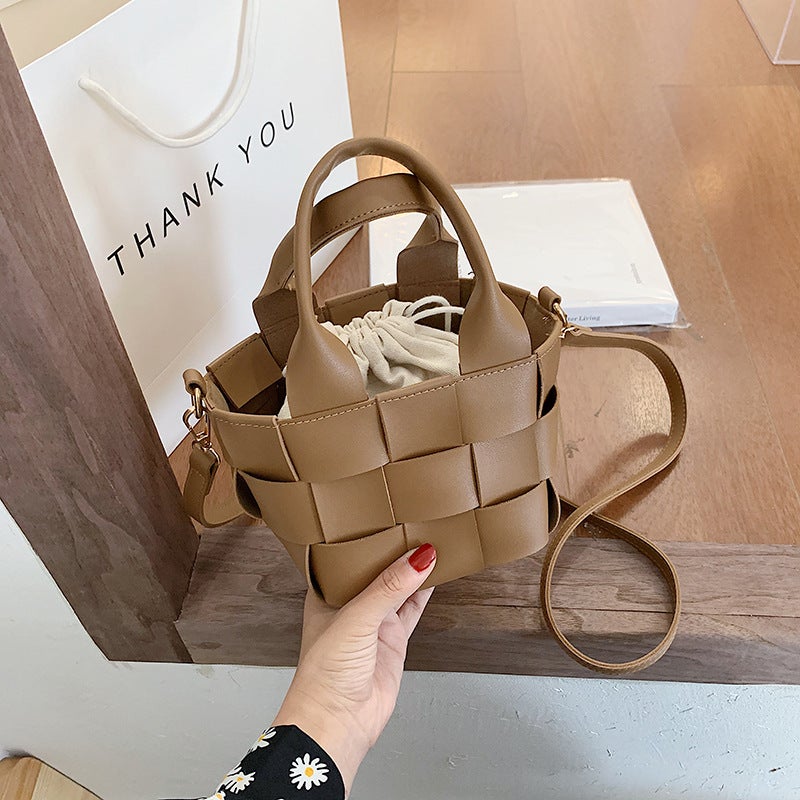 Korean Style Woven Portable Bucket Bag Women'S 2024 Spring And Arrival Trendy All-Match Mini Vegetable Basket Shoulder Crossbody Bag - Image 3