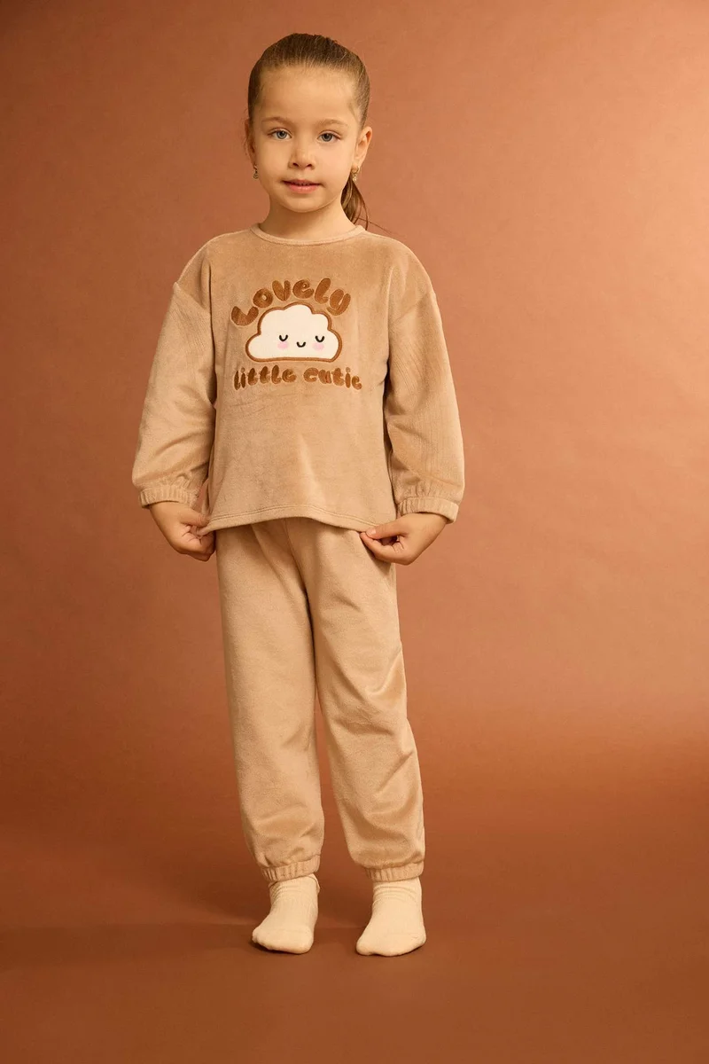 ديفاكتو Baby Girl Cloud Printed Welsoft Plush Top Bottoms 2 Piece Pyjamas Set