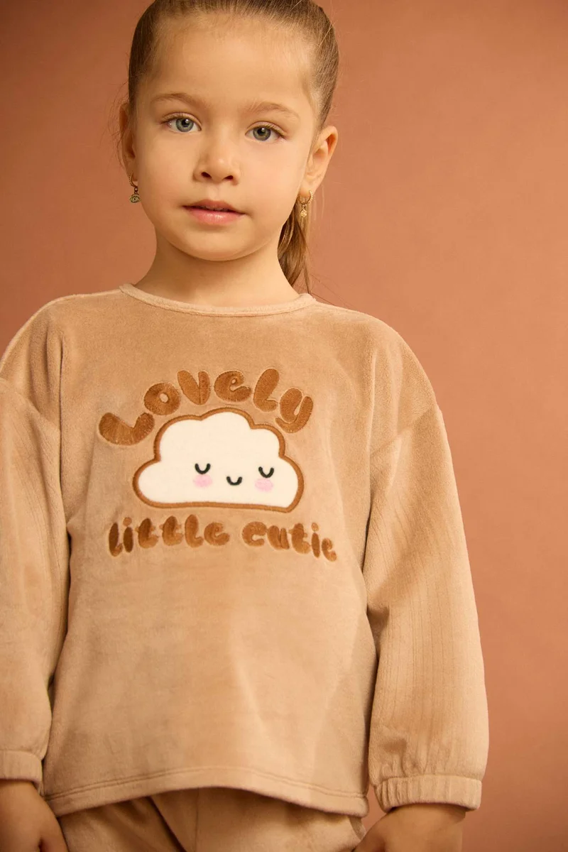 ديفاكتو Baby Girl Cloud Printed Welsoft Plush Top Bottoms 2 Piece Pyjamas Set