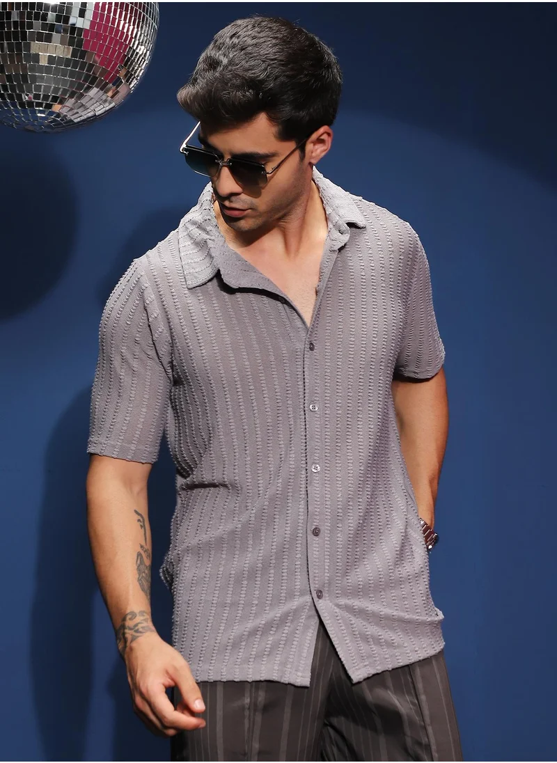كامبوس سوترا Men's Onyx Black Grid-Tactile Shirt For Casual Wear | Spread Collar | Long Cuffed Sleeves | Button Closure | Shirt Shirt Crafted With Comfort Fit For Everyday Wear