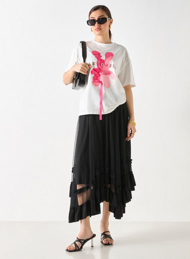 تواكستريمز تيشيرت بياقة ضيّقة وتفاصيل فيونكة بطبعات من تو إكستريمز - Image 2