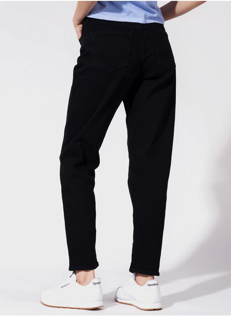 American Eagle High Waist Mom Jeans