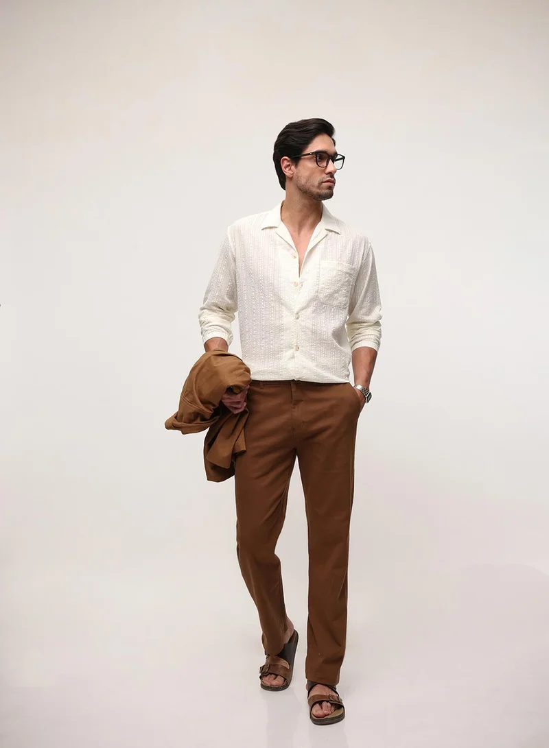 دينيس لينغو Brown Cotton Blend Solid Print Straight Fit Chinos Trouser For Men