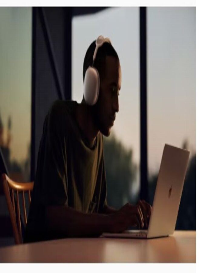 P9 Bluetooth Wireless Headset Over-Ear Headphone With Mic White - Image 3