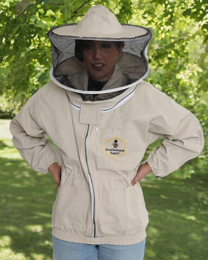 FOREST BEEKEEPING SUPPLY جاكيت النحل مع غطاء - جاكيت من قماش قطن طبيعي مع خصر وأساور مرنة، سحابات نحاسية YKK، 3 جيوب متعددة الاستخدامات. غطاء دائري قابل للإزالة يمكن استبداله مع بدلة تربية النحل في الغابة. (2XL) - Image 5