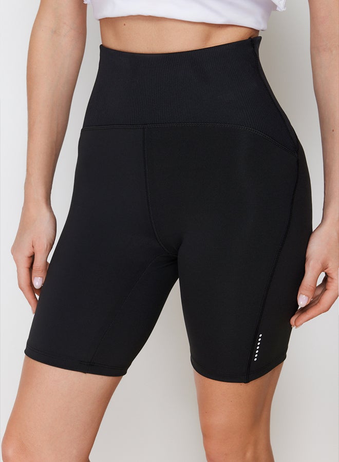 trendyol Black Matte Recovery Fabric Reflector Printed Knitted Sports Biker/Cyclist/Short Leggings  - Image 2