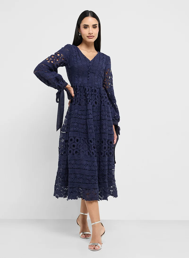 فروك اند فرل Lace Detail V-Neck Midi Dress