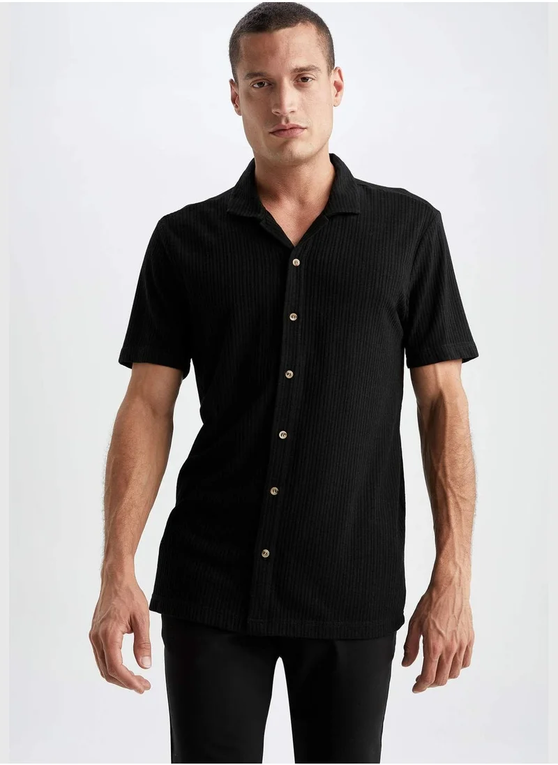 ديفاكتو Man Regular Fit Apache Neck Woven Top Short Sleeve Shirt