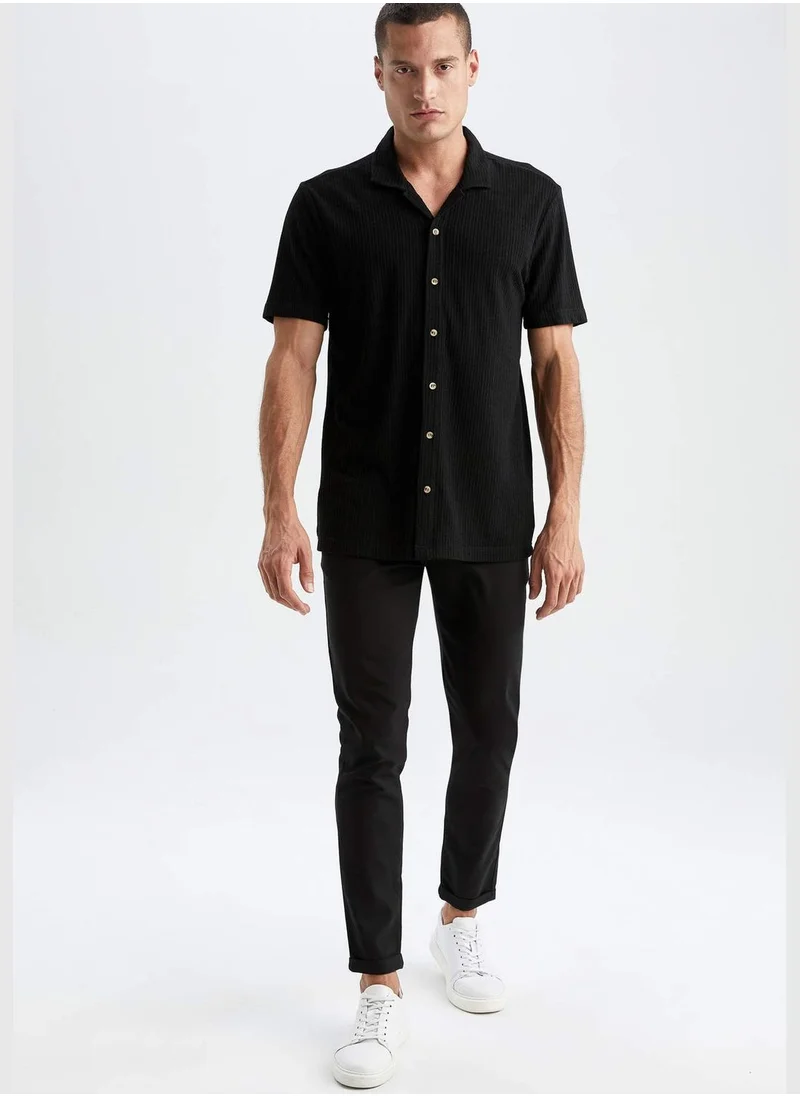 ديفاكتو Man Regular Fit Apache Neck Woven Top Short Sleeve Shirt