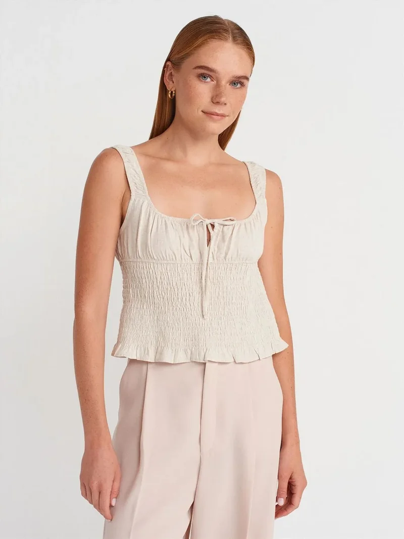 Dilvin Dilvin Fitted Crop Sleeveless Tie-Front Blouse